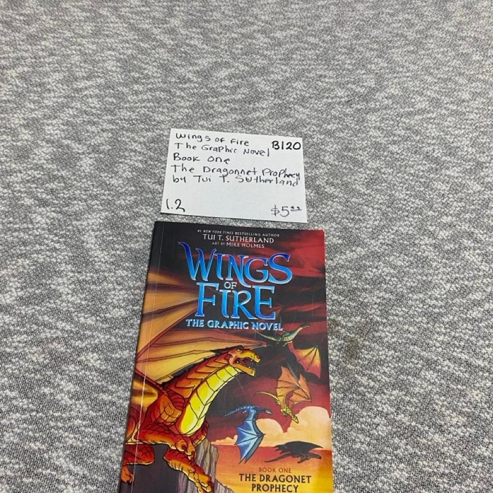Wings of Fire: The Graphic Novel, Book One: The Dragonet Prophecy SKU-B120
